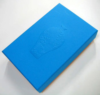Super Deep Embossing produces striking emboss designs up to 2cm in height, ideal for creating ‘stand-out’ special logos and graphic elements on luxury packaging